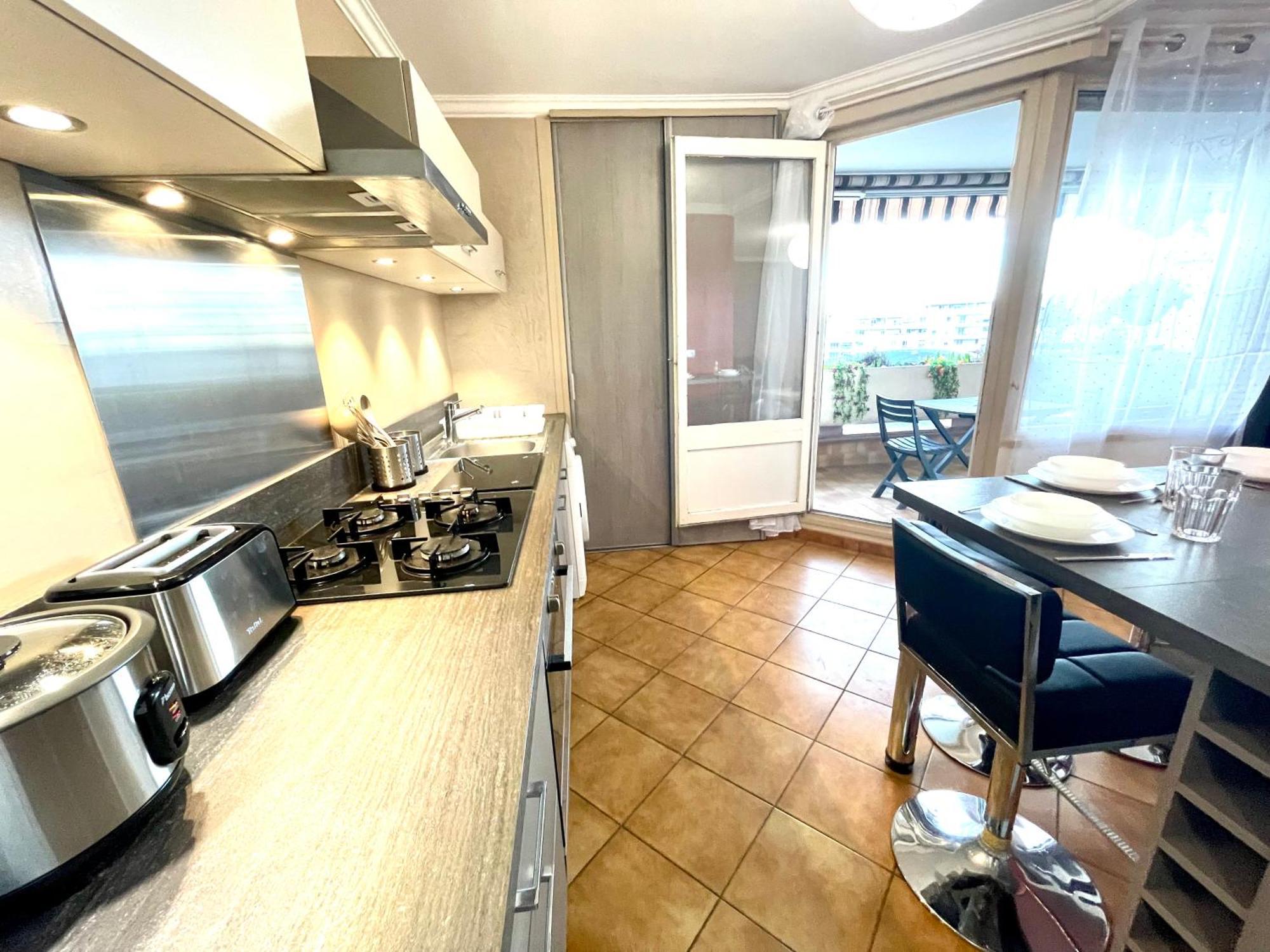 Chambre Privee En Colocation Dans Un Appartement Vaulx En Velin Centre Eksteriør billede