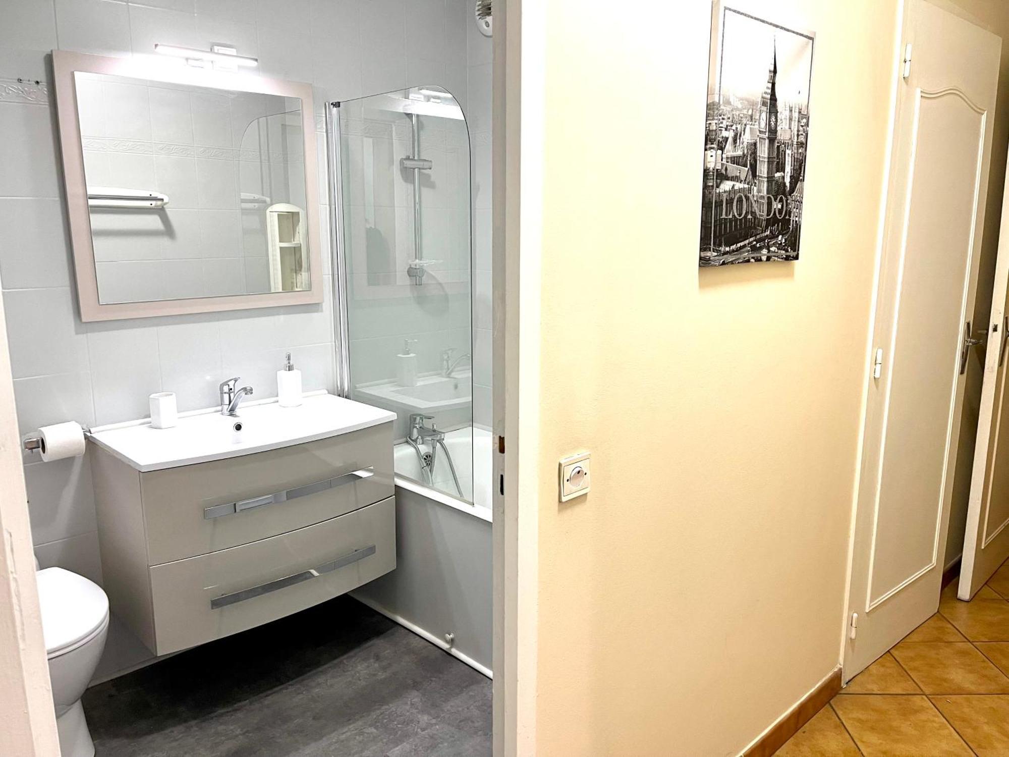 Chambre Privee En Colocation Dans Un Appartement Vaulx En Velin Centre Eksteriør billede